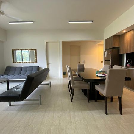 By The Sea @ Cozy Beachfront Home Batu Ferringhi Exterior photo
