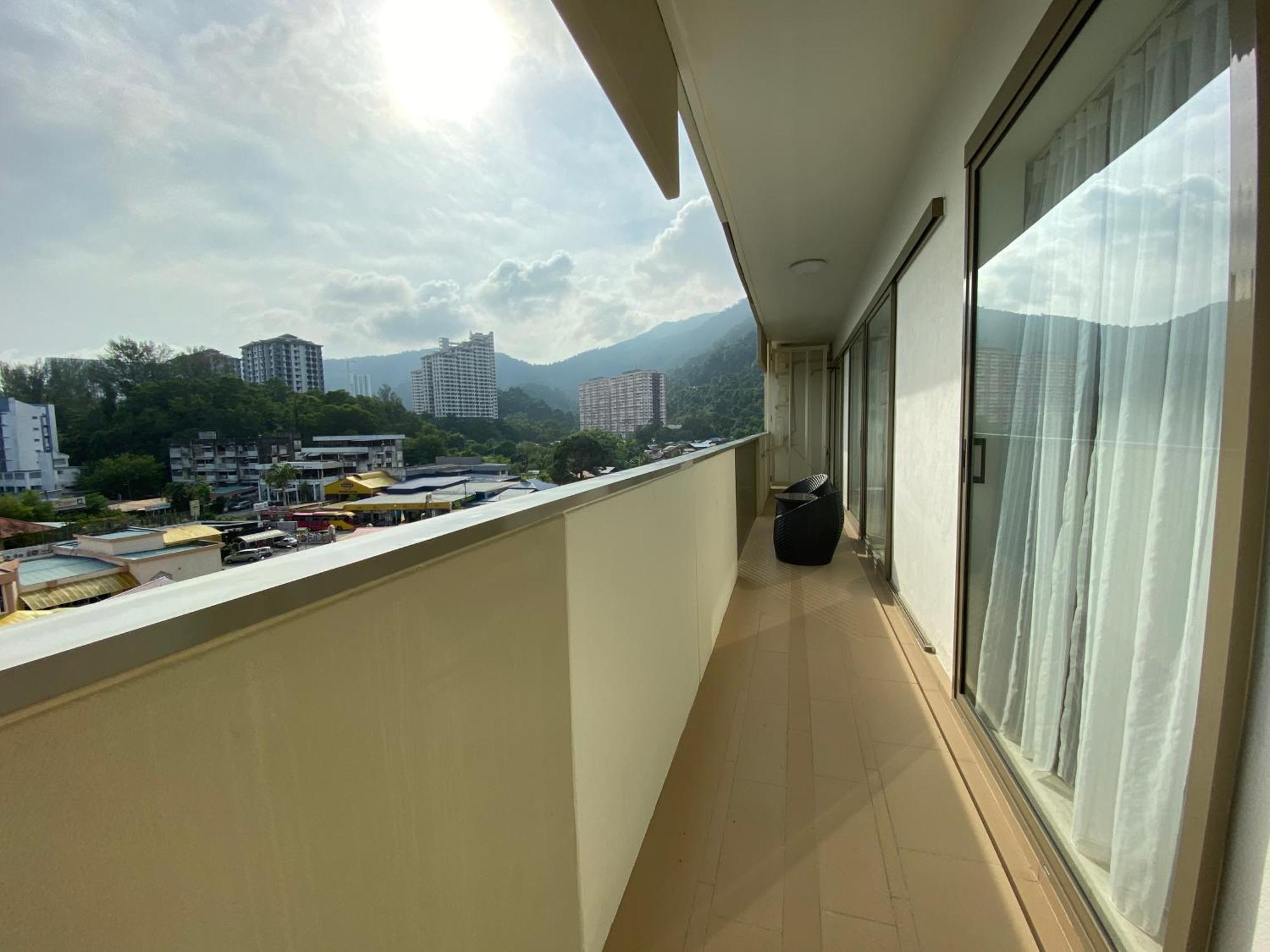 By The Sea @ Cozy Beachfront Home Batu Ferringhi Exterior photo
